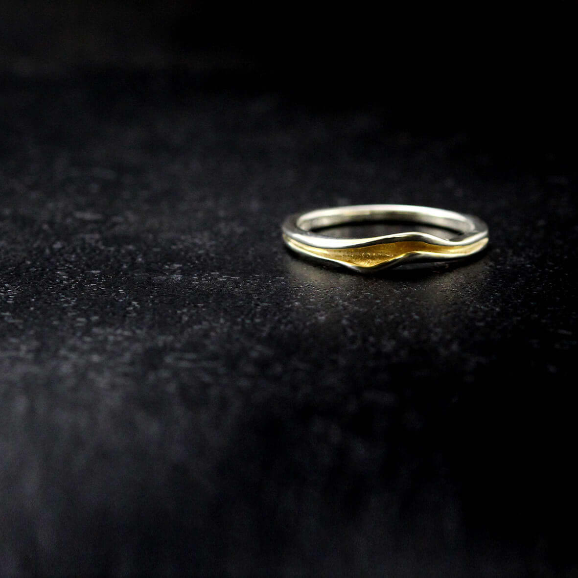 silver gold ring: - Simple but unique with a glow from within