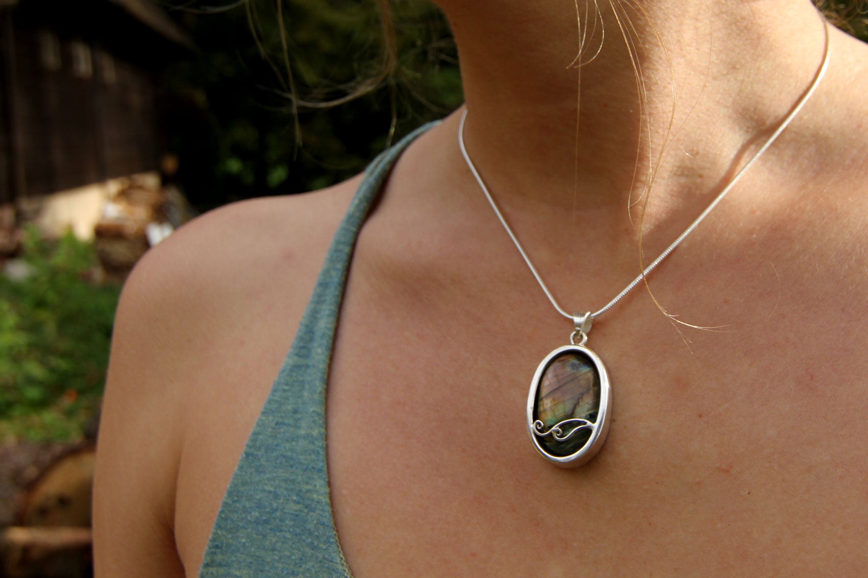 Silver Pendant: Every gemstone is unique and every piece of jewellery 