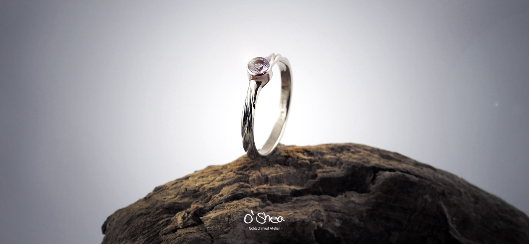 Engagement Ring:-  The perfect Ring to symbol of love and harmony.....