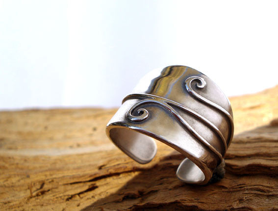 Celtic Spiral Ring. The size of this ring is adjustable