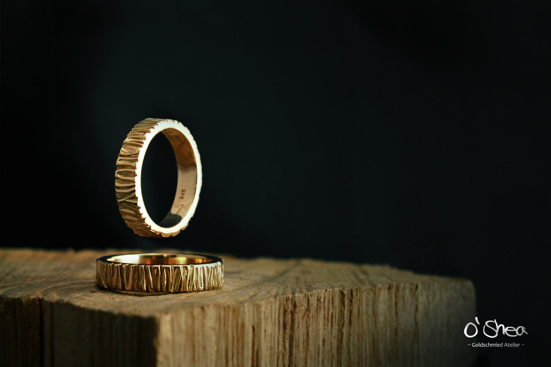 Wedding rings: A tree represents strength and longevity. Green wedding